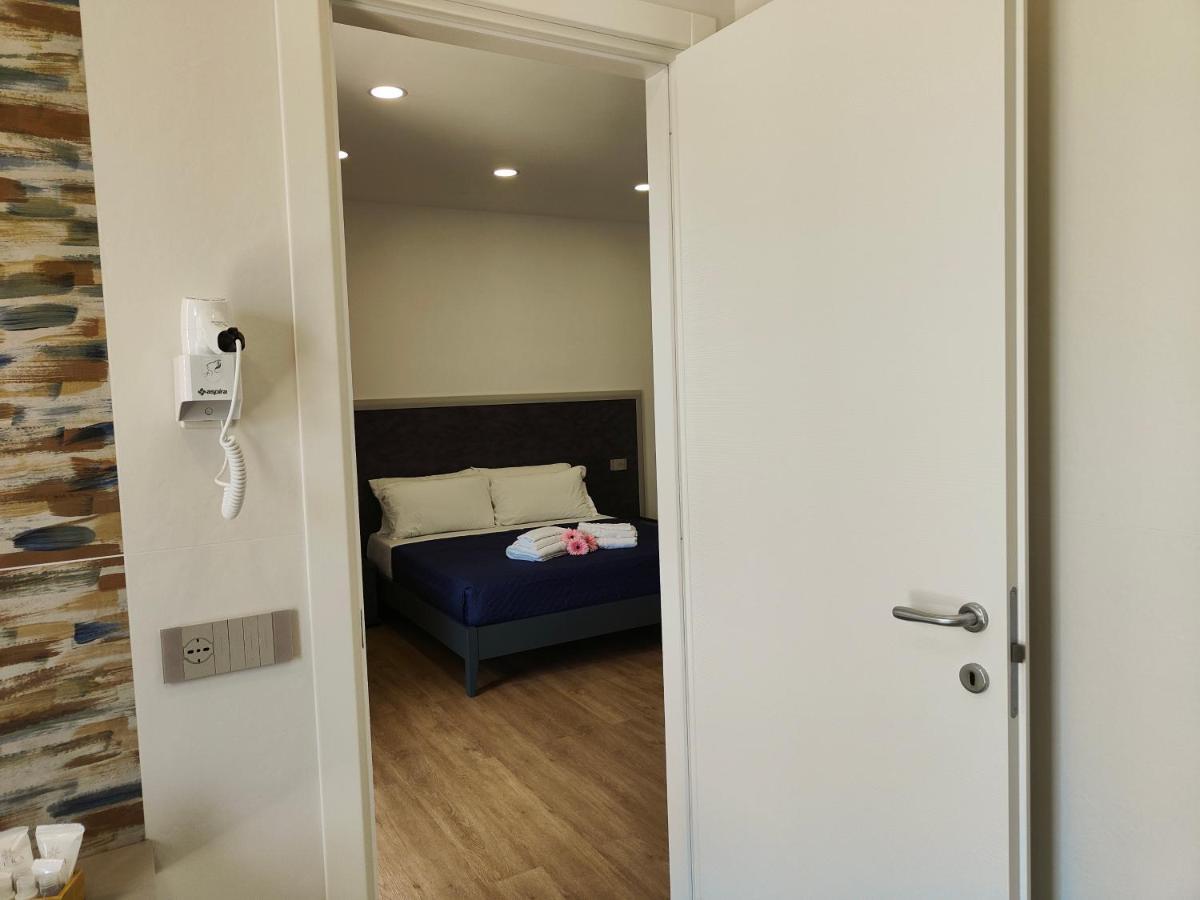 Rosa Rooms Pompei Bagian luar foto